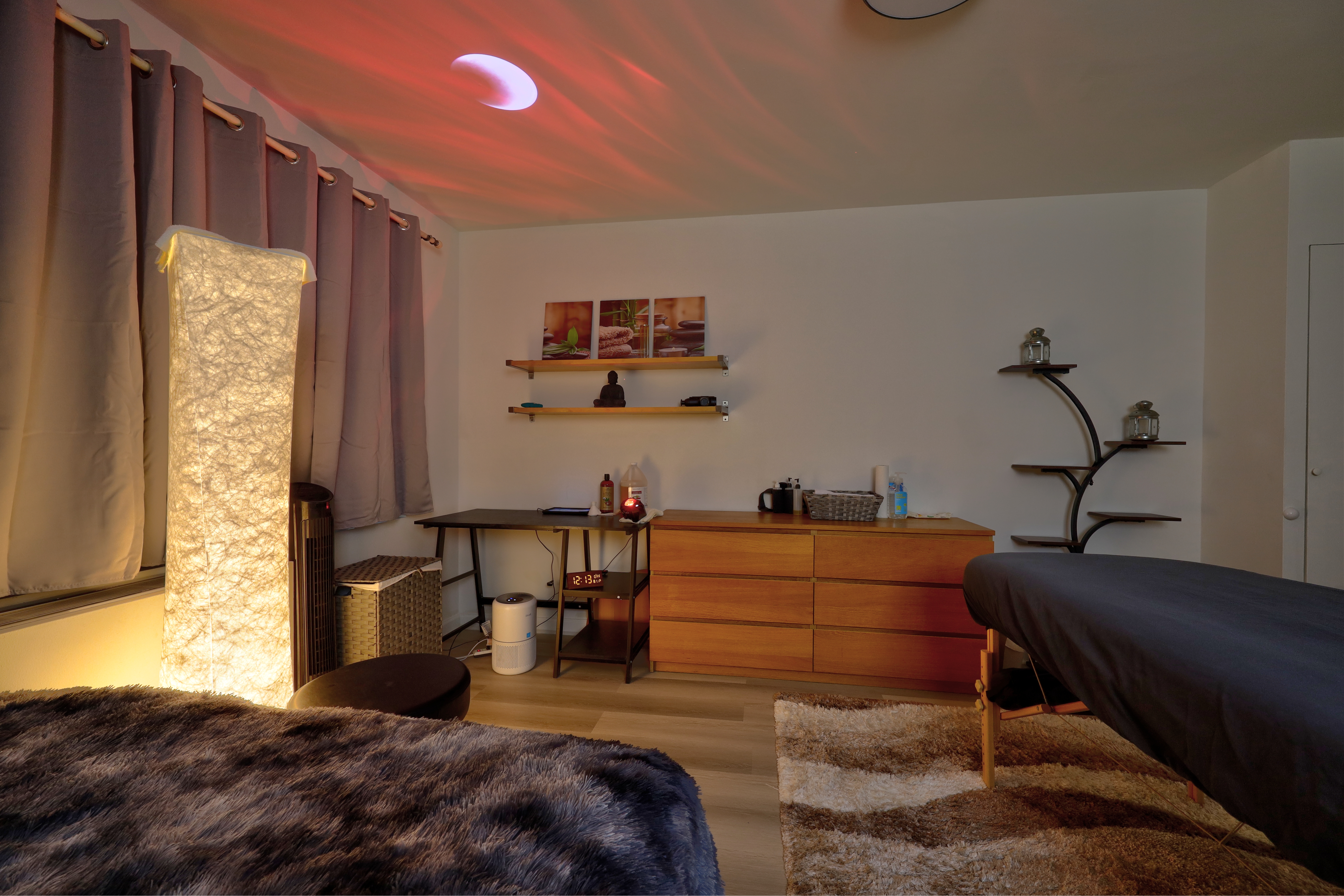 Relaxing massage therapy studio Manhattan private warm lighting